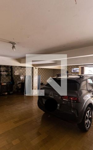 Casa à venda com 220m², 3 quartos e 5 vagas Casa à venda com 220m², 3 quartos e 5 vagasGaragem