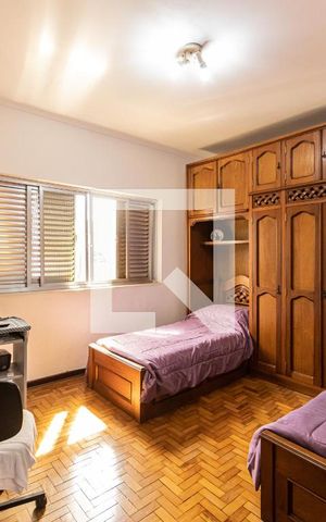 Casa à venda com 220m², 3 quartos e 5 vagas Casa à venda com 220m², 3 quartos e 5 vagasQuarto 2
