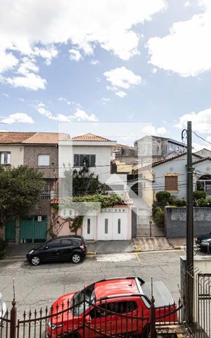 Casa à venda com 220m², 3 quartos e 5 vagas Casa à venda com 220m², 3 quartos e 5 vagasQuarto 2