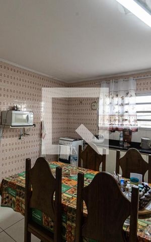 Casa à venda com 220m², 3 quartos e 5 vagas Casa à venda com 220m², 3 quartos e 5 vagasCozinha