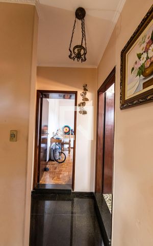 Casa à venda com 220m², 3 quartos e 5 vagas Casa à venda com 220m², 3 quartos e 5 vagasCorredor