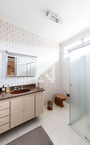 Casa à venda com 220m², 3 quartos e 5 vagas Casa à venda com 220m², 3 quartos e 5 vagasBanheiro Quarto 2