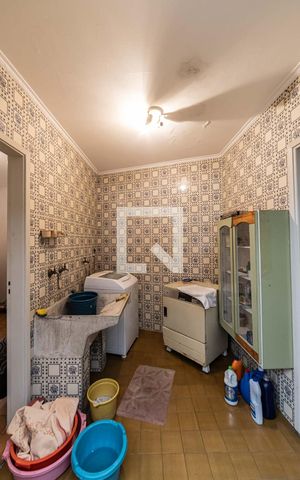 Casa à venda com 220m², 3 quartos e 5 vagas Casa à venda com 220m², 3 quartos e 5 vagasÁrea de Serviço