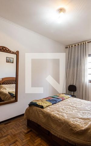 Casa à venda com 220m², 3 quartos e 5 vagas Casa à venda com 220m², 3 quartos e 5 vagasQuarto 3