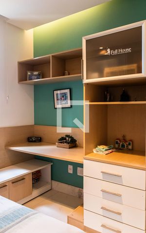 Apartamento à venda com 360m², 4 quartos e 3 vagas Apartamento à venda com 360m², 4 quartos e 3 vagasSuíte 1