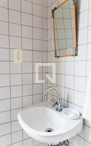 Apartamento à venda com 360m², 4 quartos e 3 vagas Apartamento à venda com 360m², 4 quartos e 3 vagasBanheiro de Serviço