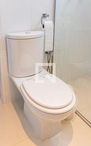 Apartamento à venda com 360m², 4 quartos e 3 vagas Apartamento à venda com 360m², 4 quartos e 3 vagasBanheiro da Suíte master