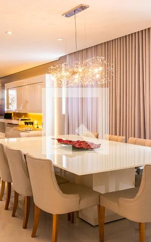 Apartamento à venda com 360m², 4 quartos e 3 vagas Apartamento à venda com 360m², 4 quartos e 3 vagasSala de Jantar