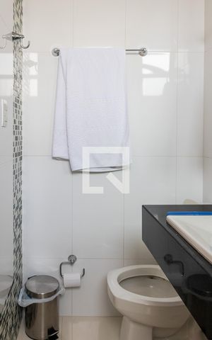 Apartamento à venda com 360m², 4 quartos e 3 vagas Apartamento à venda com 360m², 4 quartos e 3 vagasBanheiro da Suíte 2