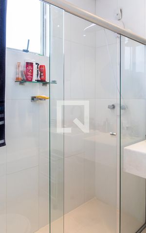 Apartamento à venda com 360m², 4 quartos e 3 vagas Apartamento à venda com 360m², 4 quartos e 3 vagasBanheiro da Suíte master