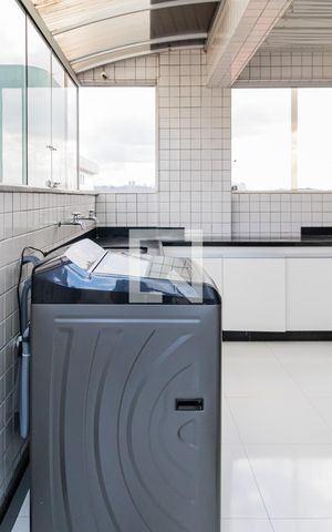Apartamento à venda com 360m², 4 quartos e 3 vagas Apartamento à venda com 360m², 4 quartos e 3 vagasÁrea de Serviço