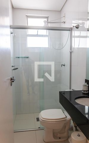 Apartamento à venda com 360m², 4 quartos e 3 vagas Apartamento à venda com 360m², 4 quartos e 3 vagasBanheiro Social