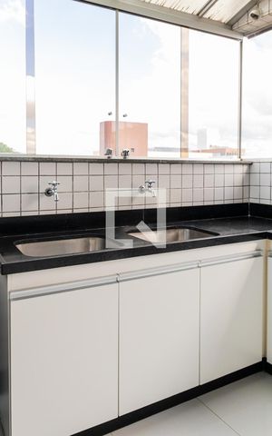 Apartamento à venda com 360m², 4 quartos e 3 vagas Apartamento à venda com 360m², 4 quartos e 3 vagasÁrea de Serviço