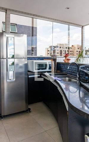 Apartamento à venda com 360m², 4 quartos e 3 vagas Apartamento à venda com 360m², 4 quartos e 3 vagasCobertura