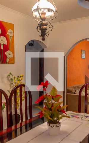 Casa à venda com 214m², 4 quartos e 3 vagas Casa à venda com 214m², 4 quartos e 3 vagasSala de Jantar
