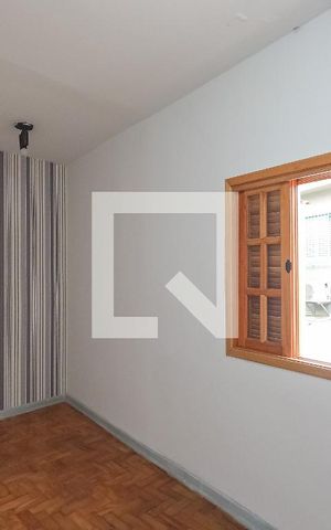 Casa à venda com 180m², 3 quartos e 2 vagas Casa à venda com 180m², 3 quartos e 2 vagasQuarto 2