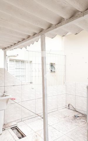 Casa à venda com 180m², 3 quartos e 2 vagas Casa à venda com 180m², 3 quartos e 2 vagasLavanderia