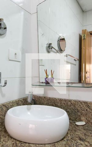 Casa à venda com 350m², 4 quartos e 3 vagas Casa à venda com 350m², 4 quartos e 3 vagasDetalhe banheiro