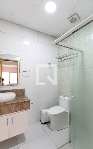 Casa à venda com 350m², 4 quartos e 3 vagas Casa à venda com 350m², 4 quartos e 3 vagasBanheiro 1