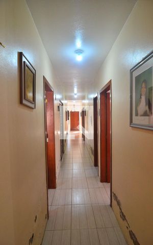 Casa à venda com 155m², 4 quartos e 5 vagasCorredor