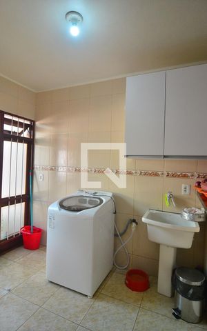 Casa à venda com 155m², 4 quartos e 5 vagasÁrea de Serviço