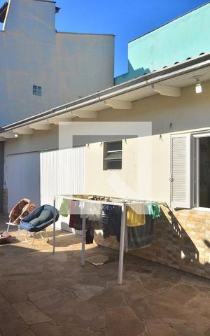 Casa à venda com 155m², 4 quartos e 5 vagasPátio