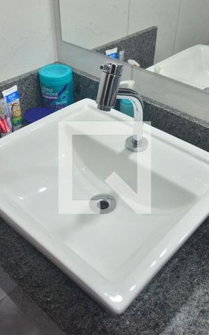 Casa à venda com 155m², 4 quartos e 5 vagasBanheiro social