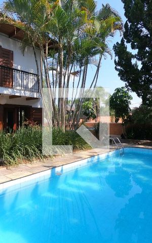 Casa à venda com 800m², 5 quartos e 4 vagasPiscina