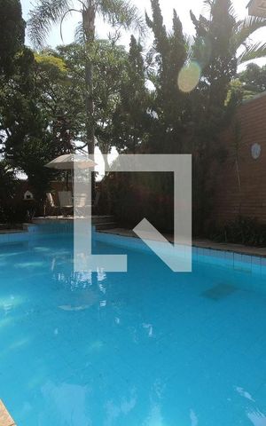 Casa à venda com 800m², 5 quartos e 4 vagasPiscina