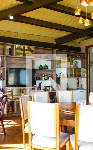 Casa de condomínio à venda com 700m², 5 quartos e 2 vagas Casa de condomínio à venda com 700m², 5 quartos e 2 vagasSala