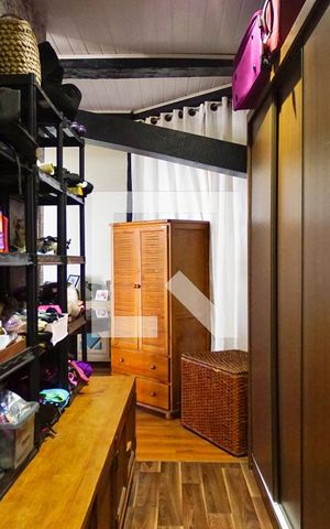 Casa de condomínio à venda com 700m², 5 quartos e 2 vagas Casa de condomínio à venda com 700m², 5 quartos e 2 vagasCloset da Suíte 4