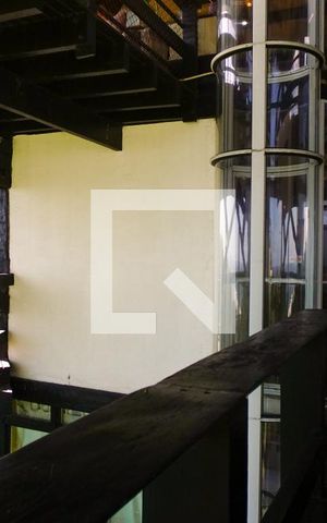 Casa de condomínio à venda com 700m², 5 quartos e 2 vagas Casa de condomínio à venda com 700m², 5 quartos e 2 vagasVaranda da Suíte 1