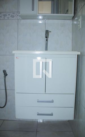 Apartamento à venda com 47m², 2 quartos e 1 vaga Apartamento à venda com 47m², 2 quartos e 1 vagaBanheiro