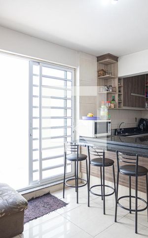 Casa à venda com 200m², 3 quartos e 2 vagas Casa à venda com 200m², 3 quartos e 2 vagasCozinha