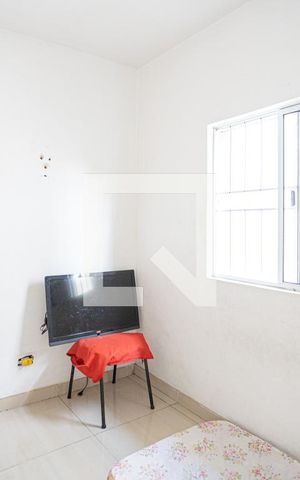 Casa à venda com 200m², 3 quartos e 2 vagas Casa à venda com 200m², 3 quartos e 2 vagasQuarto