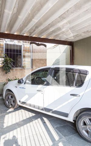 Casa à venda com 200m², 3 quartos e 2 vagas Casa à venda com 200m², 3 quartos e 2 vagasGaragem