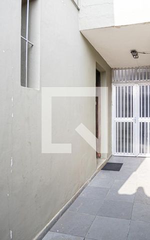 Casa à venda com 200m², 3 quartos e 2 vagas Casa à venda com 200m², 3 quartos e 2 vagasEntrada