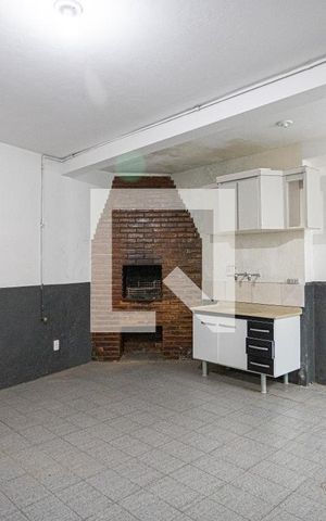 Casa à venda com 200m², 3 quartos e 2 vagas Casa à venda com 200m², 3 quartos e 2 vagasQuintal