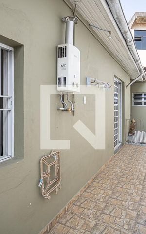 Casa à venda com 200m², 3 quartos e 2 vagas Casa à venda com 200m², 3 quartos e 2 vagasvaranda