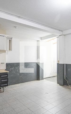 Casa à venda com 200m², 3 quartos e 2 vagas Casa à venda com 200m², 3 quartos e 2 vagasQuintal