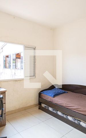 Casa à venda com 200m², 3 quartos e 2 vagas Casa à venda com 200m², 3 quartos e 2 vagasSuíte 1