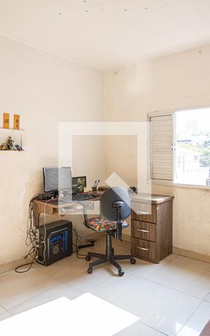 Casa à venda com 200m², 3 quartos e 2 vagas Casa à venda com 200m², 3 quartos e 2 vagasSuíte 1