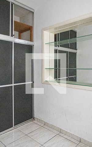 Casa à venda com 200m², 3 quartos e 2 vagas Casa à venda com 200m², 3 quartos e 2 vagasQuarto de Serviço