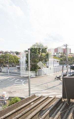 Casa à venda com 200m², 3 quartos e 2 vagas Casa à venda com 200m², 3 quartos e 2 vagasVista