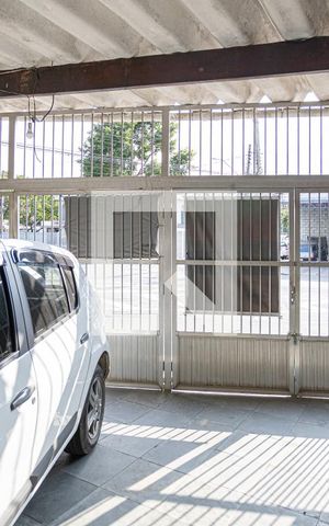 Casa à venda com 200m², 3 quartos e 2 vagas Casa à venda com 200m², 3 quartos e 2 vagasGaragem