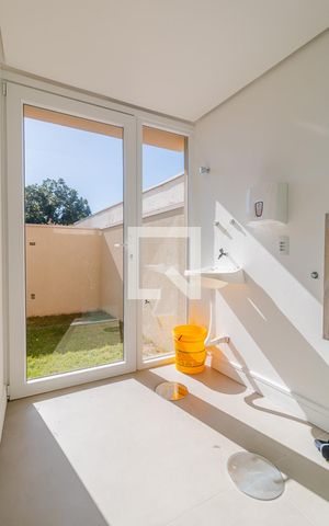Casa à venda com 270m², 3 quartos e 4 vagas Casa à venda com 270m², 3 quartos e 4 vagasÁrea de serviço