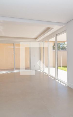 Casa à venda com 270m², 3 quartos e 4 vagas Casa à venda com 270m², 3 quartos e 4 vagasCozinha