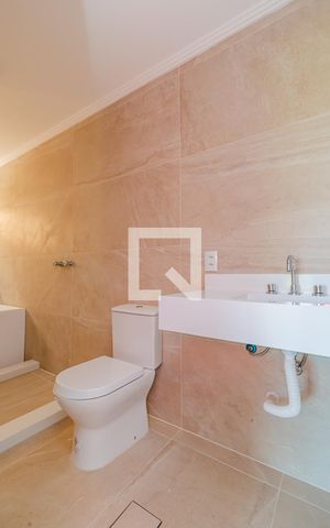 Casa à venda com 270m², 3 quartos e 4 vagas Casa à venda com 270m², 3 quartos e 4 vagasSuite