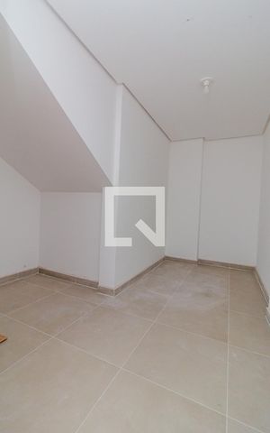 Casa à venda com 270m², 3 quartos e 4 vagas Casa à venda com 270m², 3 quartos e 4 vagasDeposito