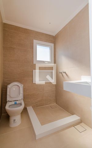 Casa à venda com 270m², 3 quartos e 4 vagas Casa à venda com 270m², 3 quartos e 4 vagasSuite